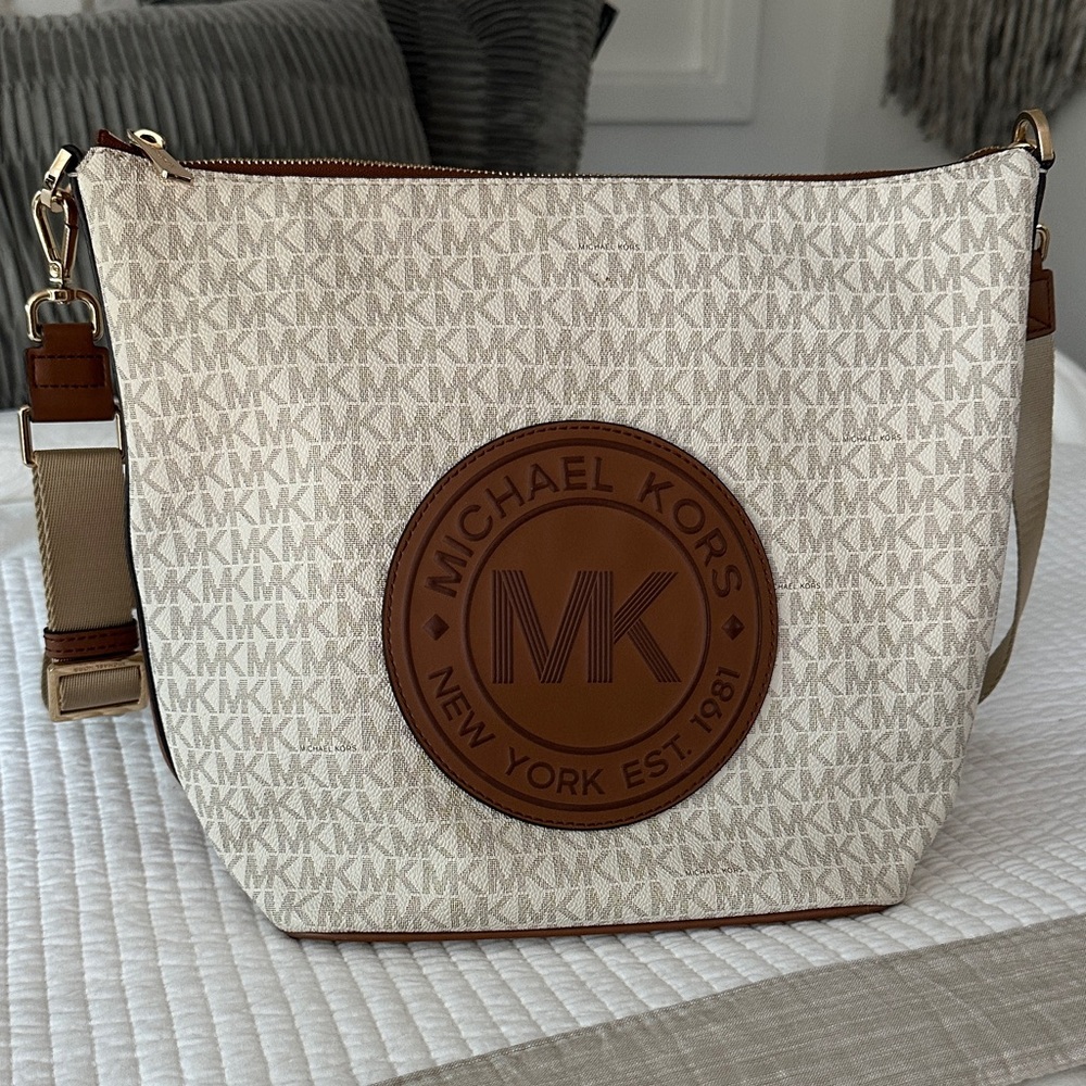 Michael Kors Cream and Brown Logo Shoulder Bag